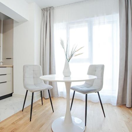 Himson-Blue Apartament Iasi Buitenkant foto