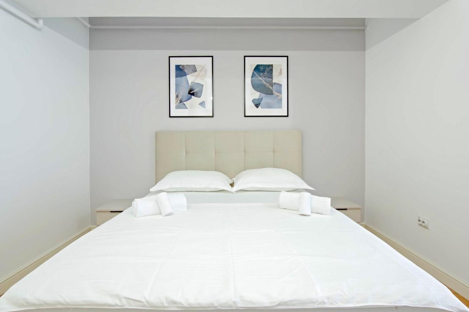 Himson-Blue Apartament Iasi Buitenkant foto