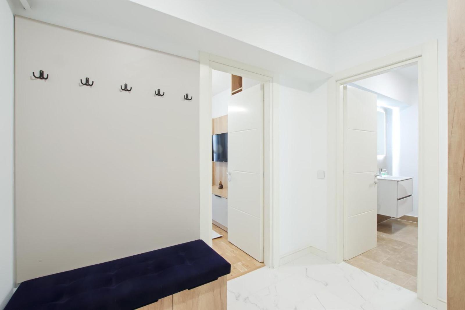 Himson-Blue Apartament Iasi Buitenkant foto
