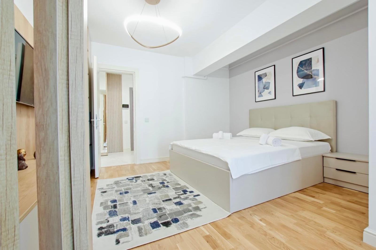 Himson-Blue Apartament Iasi Buitenkant foto