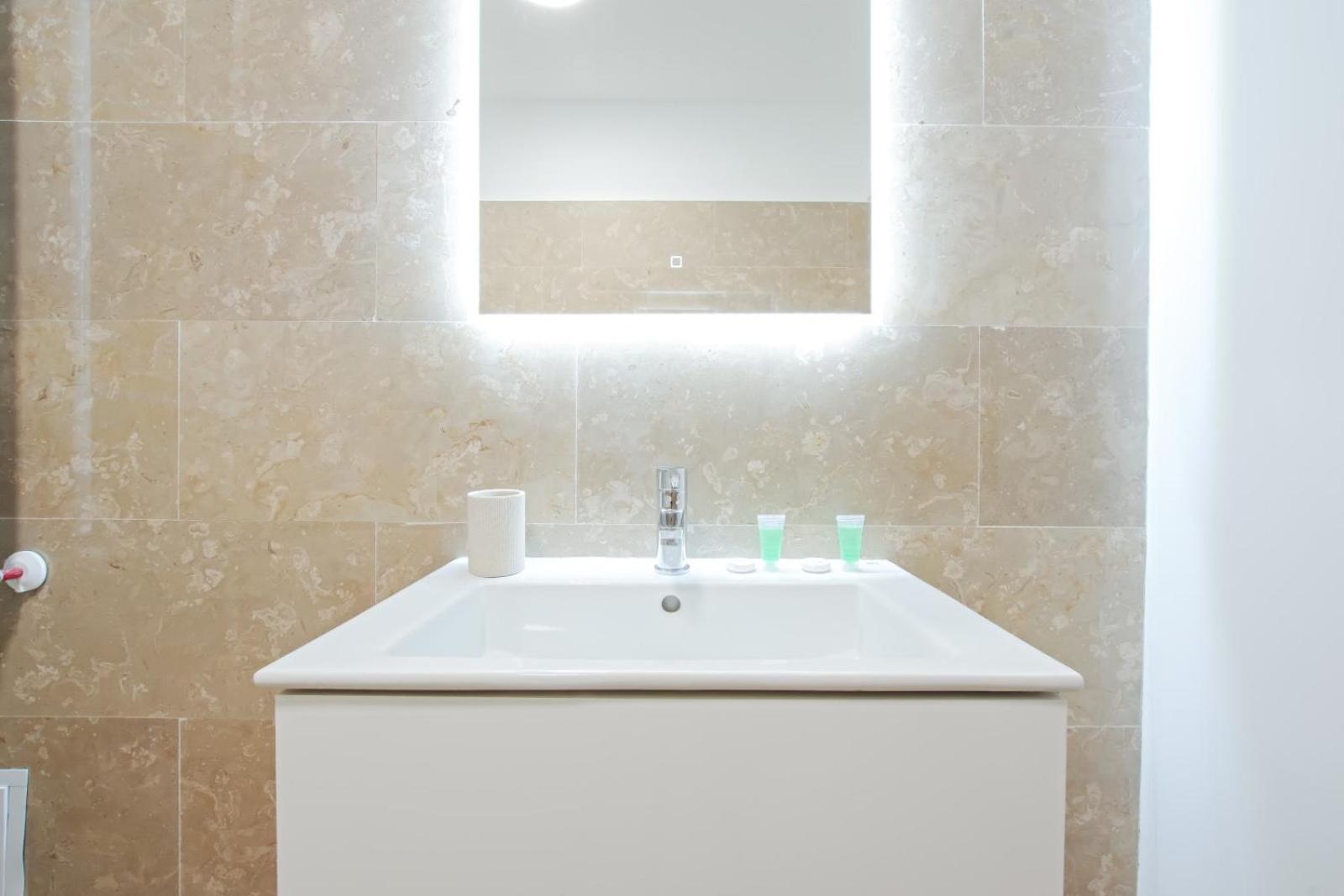 Himson-Blue Apartament Iasi Buitenkant foto