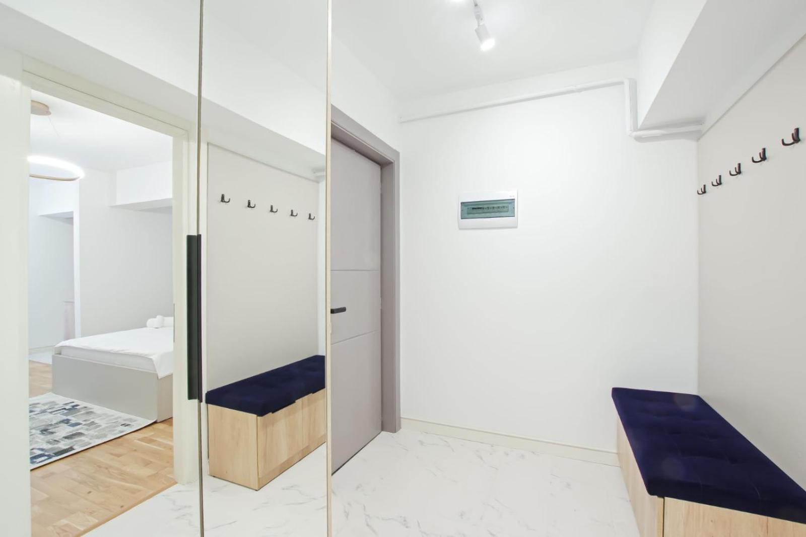 Himson-Blue Apartament Iasi Buitenkant foto
