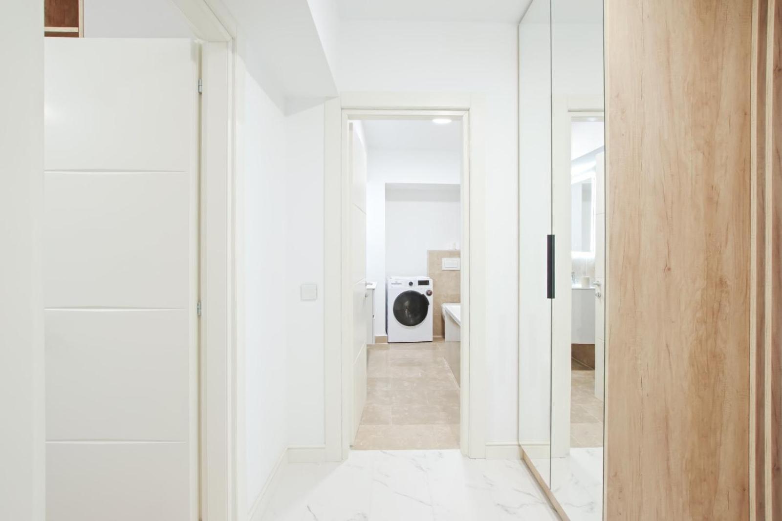 Himson-Blue Apartament Iasi Buitenkant foto