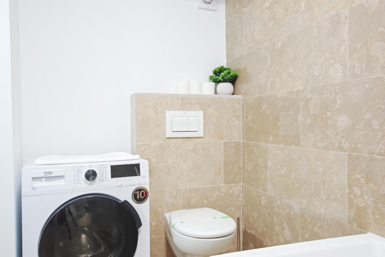 Himson-Blue Apartament Iasi Buitenkant foto